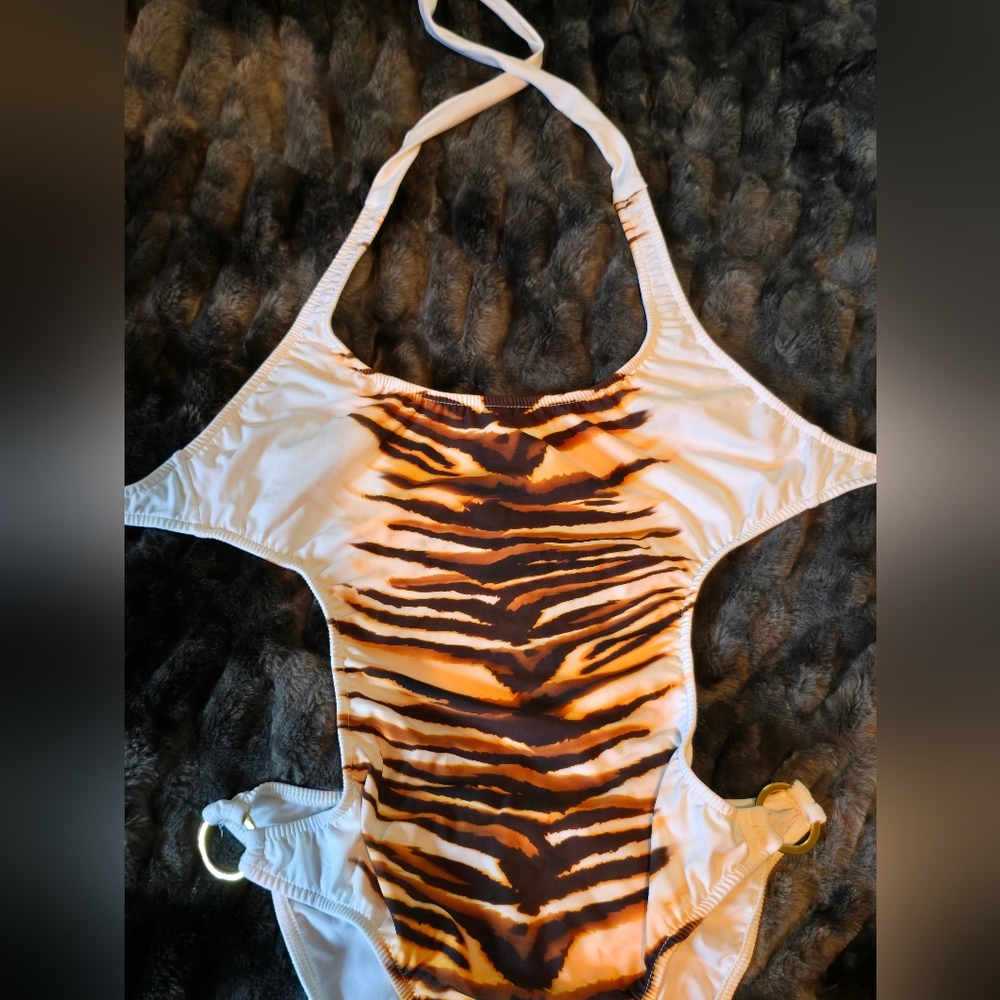 Venus Tiger Monokini - Picture 3 of 7